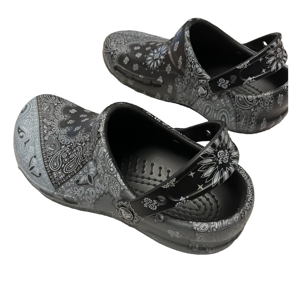 Crocs Bistro Graphic Bandanna Clogs Men's 6 - Women's 8 Black & White - Picture 5 of 11
